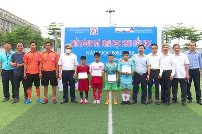 Giải bóng đá nam học sinh Tiểu học năm học 2021-2022